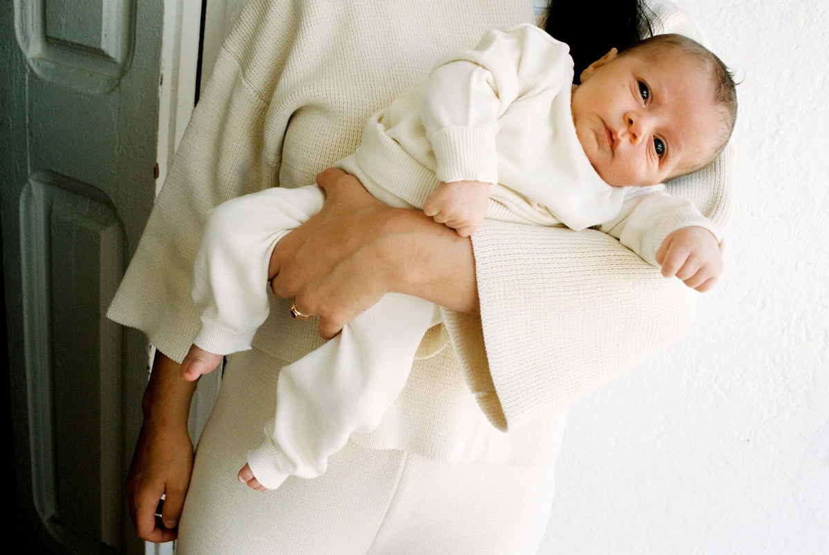 familia series by adria cañameras
