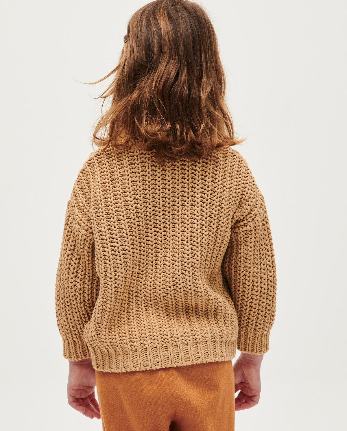 Kids' Babaà No18 cardigan in chicory root, soft knit with button closure, perfect for cozy, stylish children.