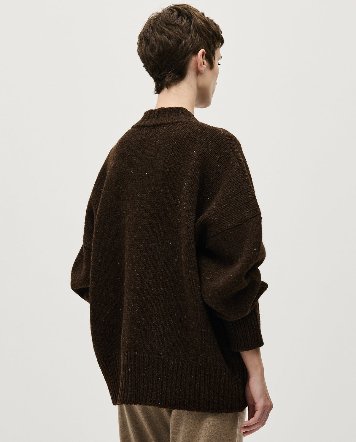 Babaà No11 Earth women's cardigan featuring a cozy knit design in earthy tones, perfect for casual or layered styles.