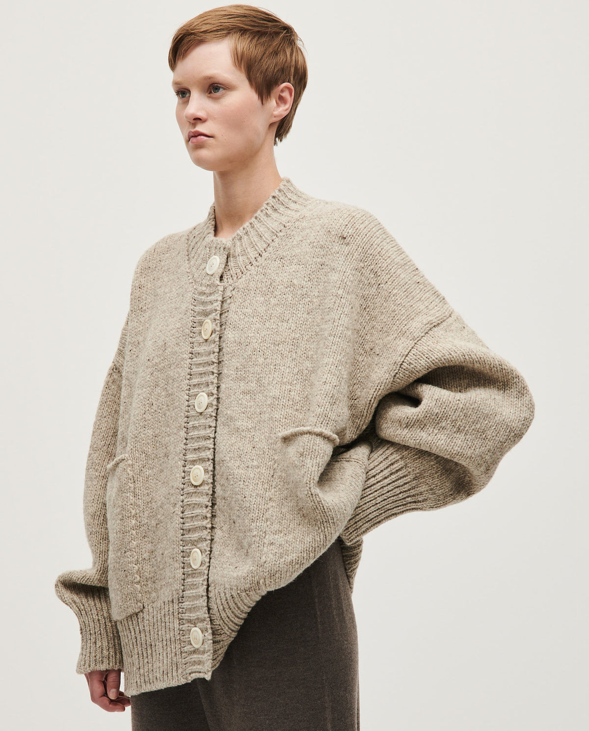 Babaà No11 Mist women's cardigan in soft fabric, featuring a relaxed fit and subtle color, ideal for casual or layered looks.