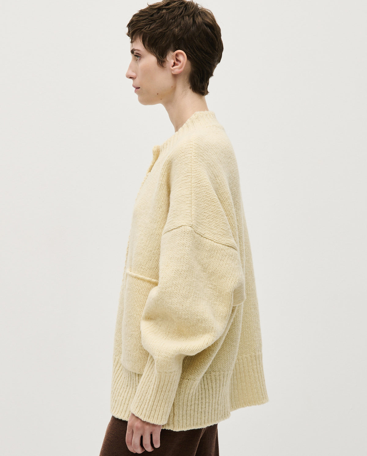 Babaà No11 natural women's cardigan with long sleeves and button-up front, soft knit fabric, and relaxed fit.