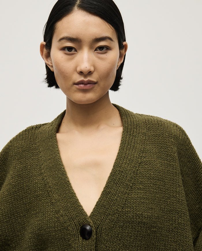 Babaà No17 Alga women's cardigan in soft knit fabric, featuring a relaxed fit and subtle texture, displayed on a model.