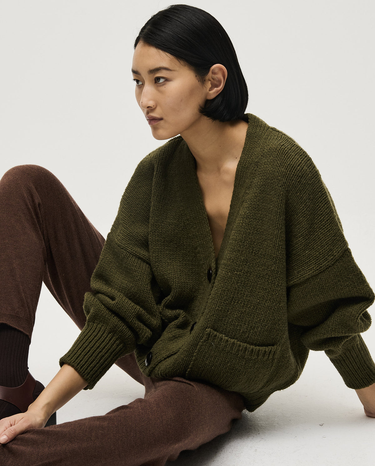Babaà No17 Alga women's cardigan in soft knit, featuring a relaxed fit and subtle texture, displayed on a mannequin.