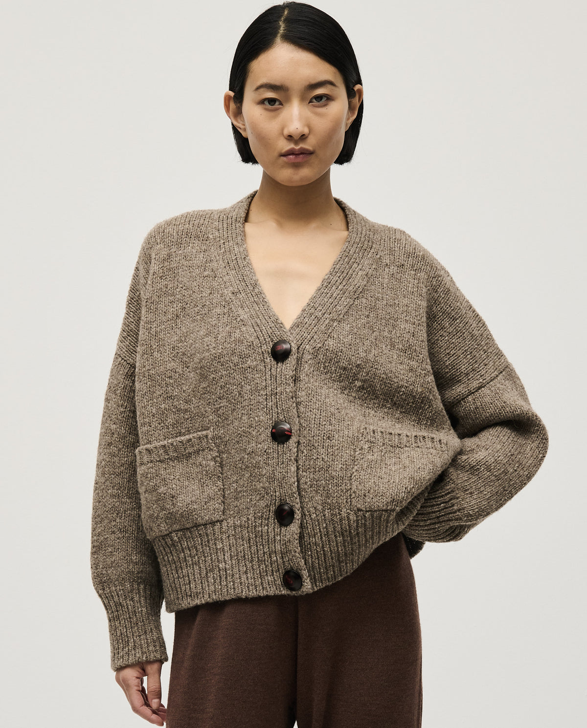Babaà No17 dark mist women's cardigan featuring a cozy knit fabric and a relaxed fit, perfect for casual wear.