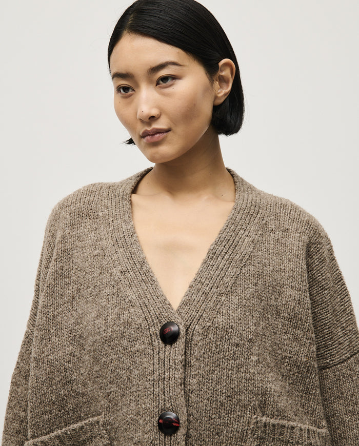 Babaà No17 dark mist women's cardigan featuring soft knit fabric and a relaxed fit, displayed on a mannequin.