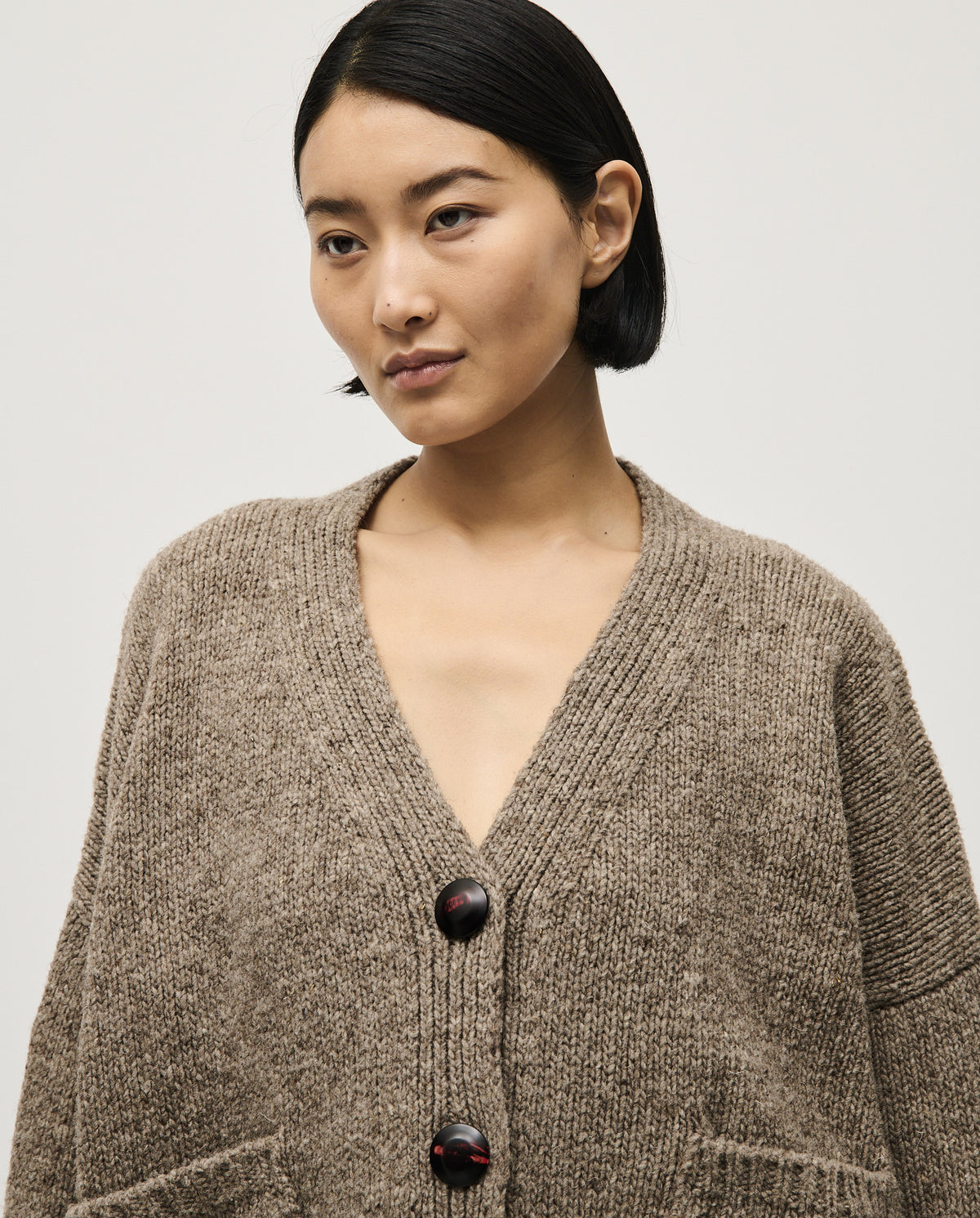 Babaà No17 dark mist women's cardigan featuring soft knit fabric and a relaxed fit, displayed on a mannequin.