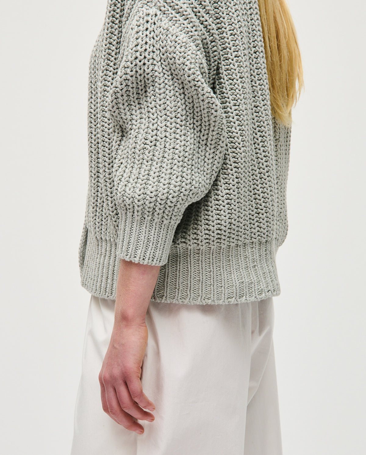 Babaà No18 Chalk women's cardigan in soft knit with long sleeves and open front, displayed on a model.