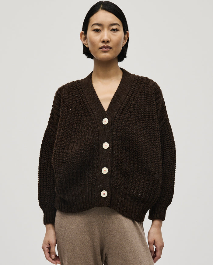 Babaà No19 Earth women's cardigan in soft knit, featuring a relaxed fit with earthy tones and button-up front.