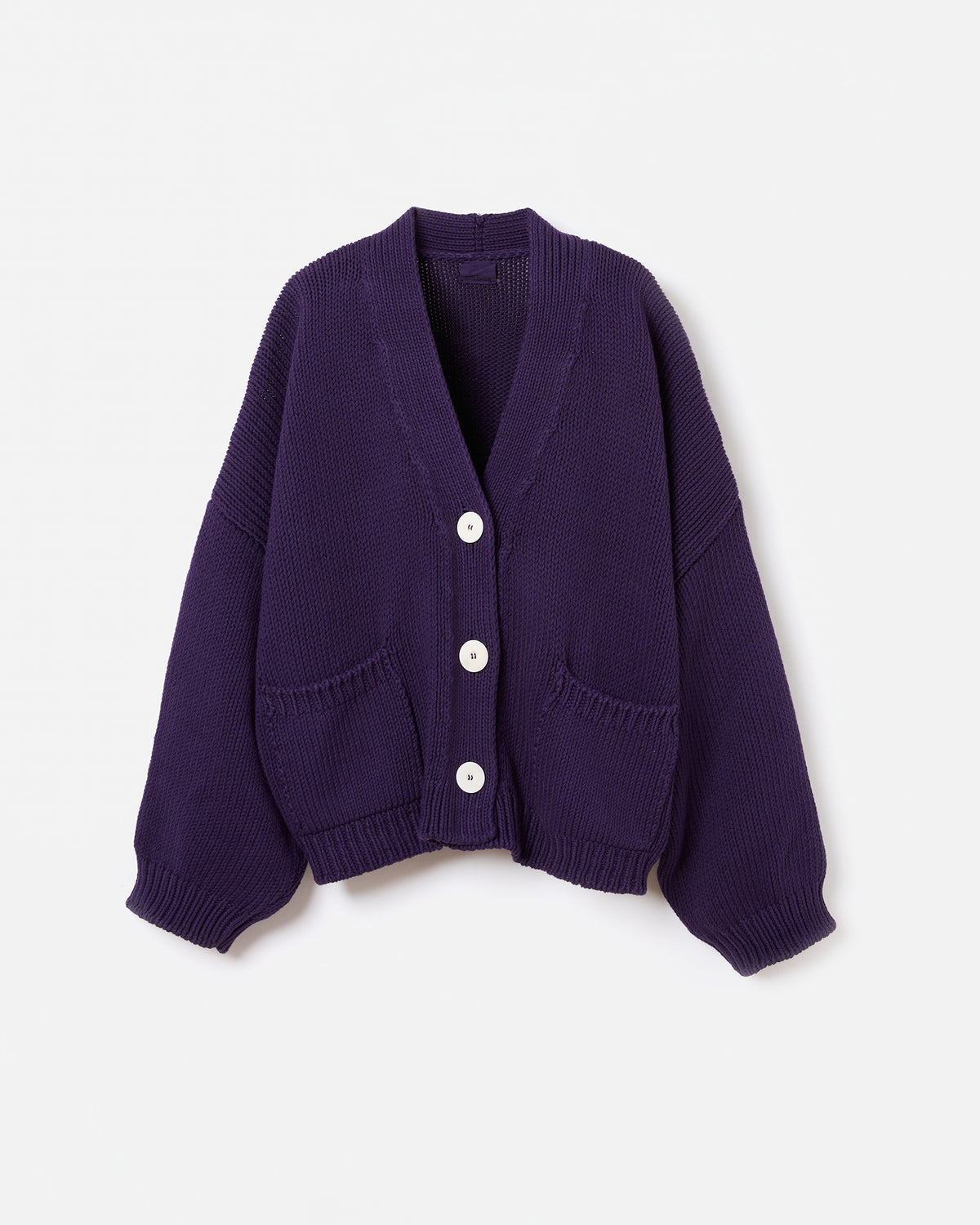 Silhouette of Babaà No22 Ridge women's cardigan, showcasing the knit texture and relaxed fit in a stylish design.