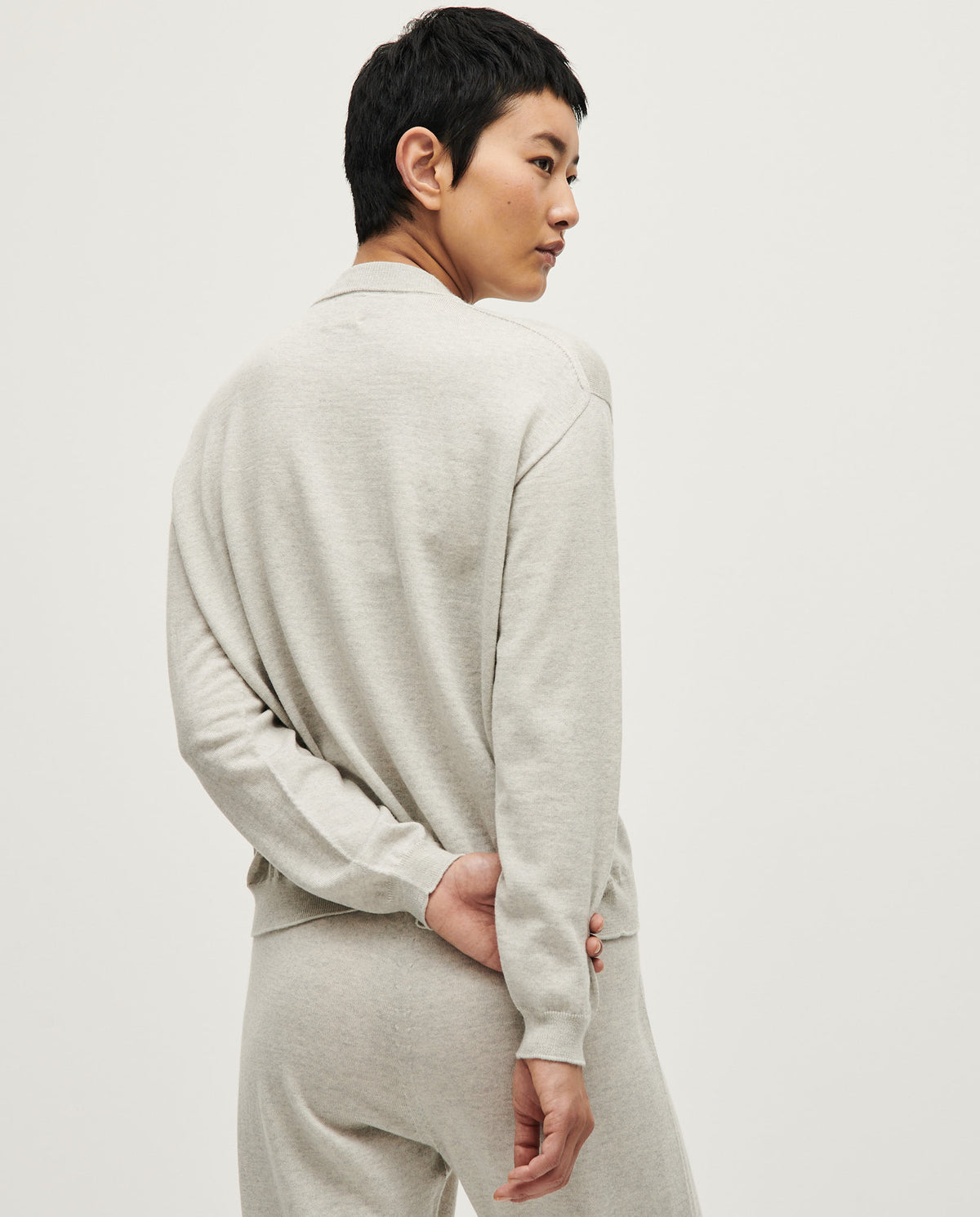 Babaà no25 Estrella women's cardigan featuring a soft knit fabric and a stylish, cozy design.