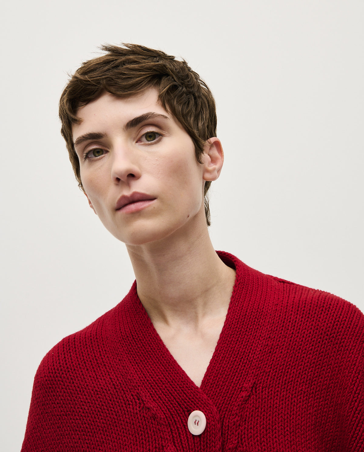 Babaà No26 Persephone women's cardigan in soft knit, featuring a relaxed fit and subtle detailing, displayed on a mannequin.