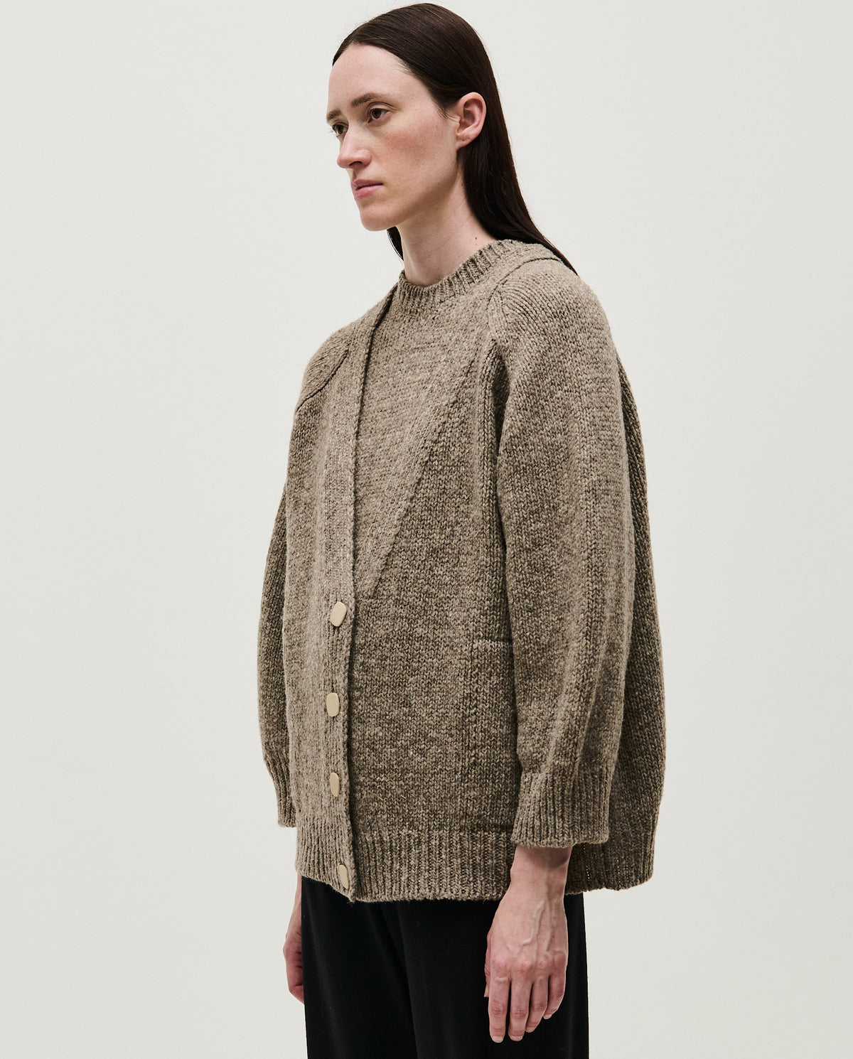 Babaà No51 dark mist women's cardigan, soft knit fabric with long sleeves and a relaxed fit, styled on a model.