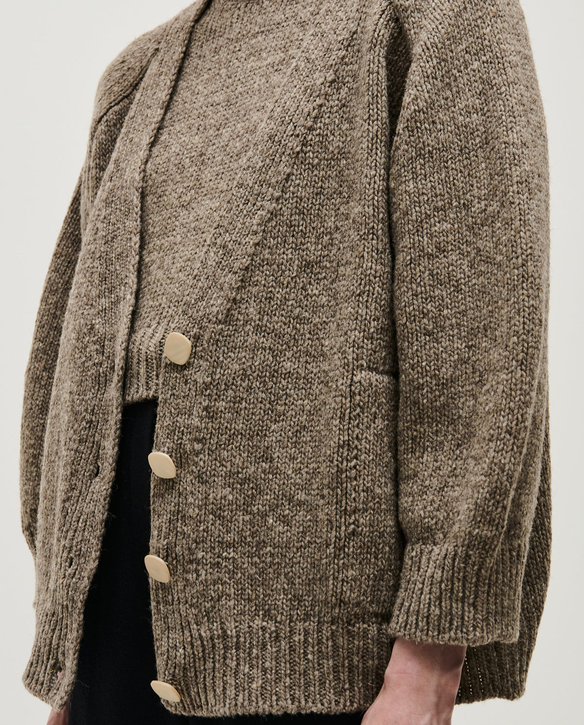 Babaà No51 dark mist women's cardigan, soft knit fabric, with button closure and long sleeves, styled on a model.