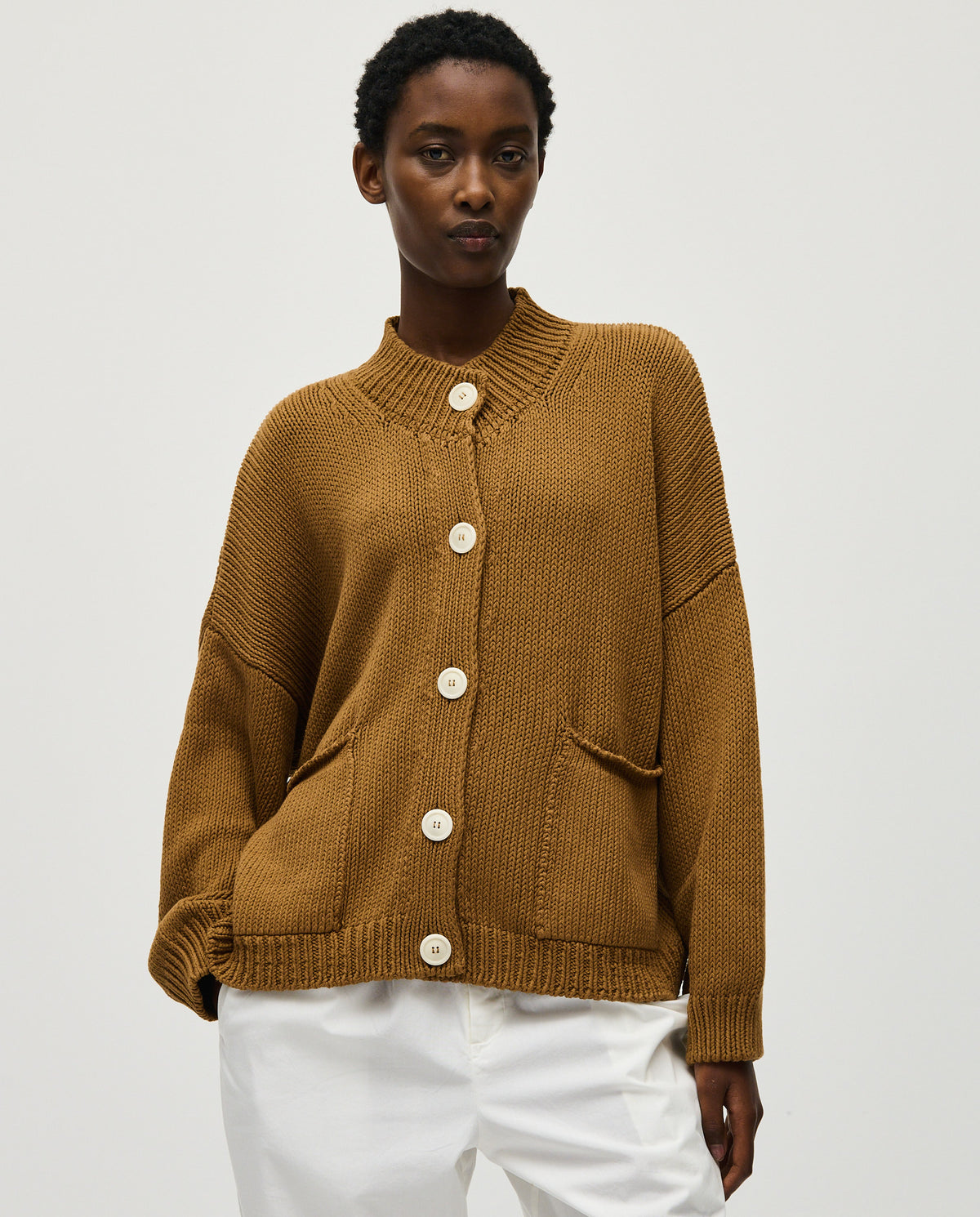 Babaà No88 Sukkari women's cardigan in a cozy, textured knit, featuring a relaxed fit and button closure.