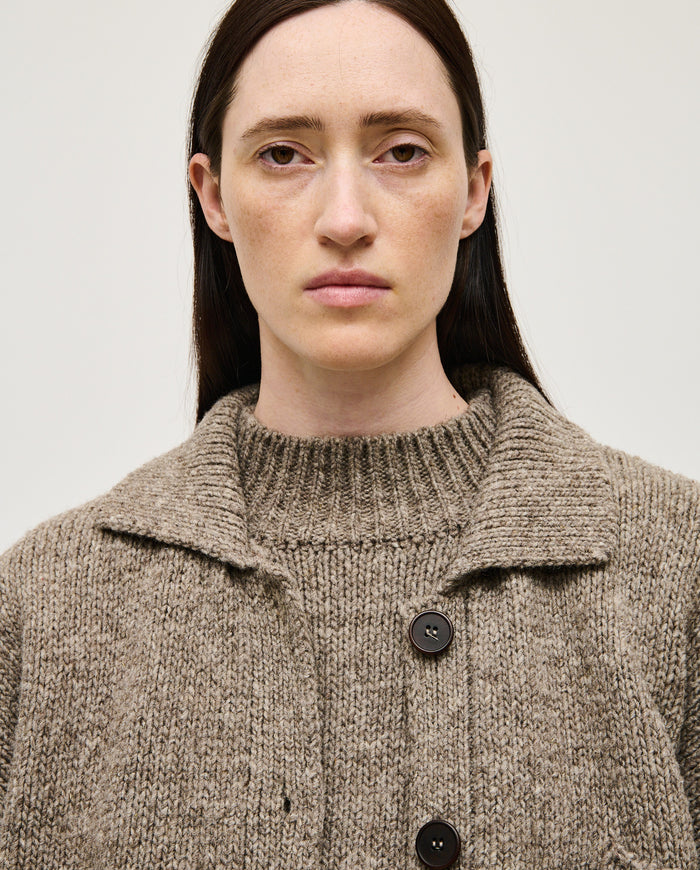 Babaà No93 dark mist cardigan for women featuring a soft knit fabric and relaxed fit, displayed on a model.