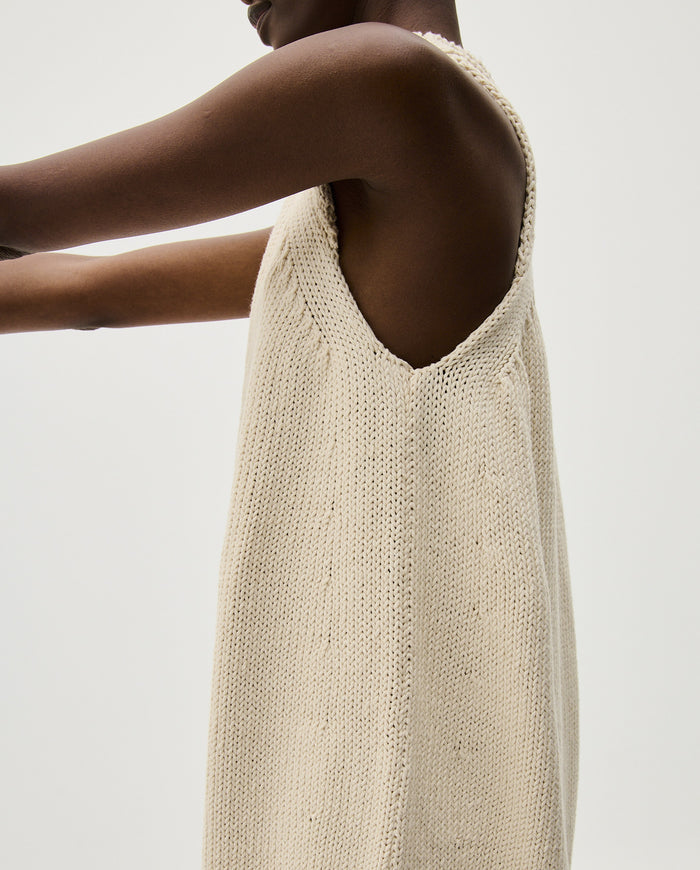 Babaà No46 Natural women's dress with a flowing design, lightweight fabric, and neutral color, displayed on a model.