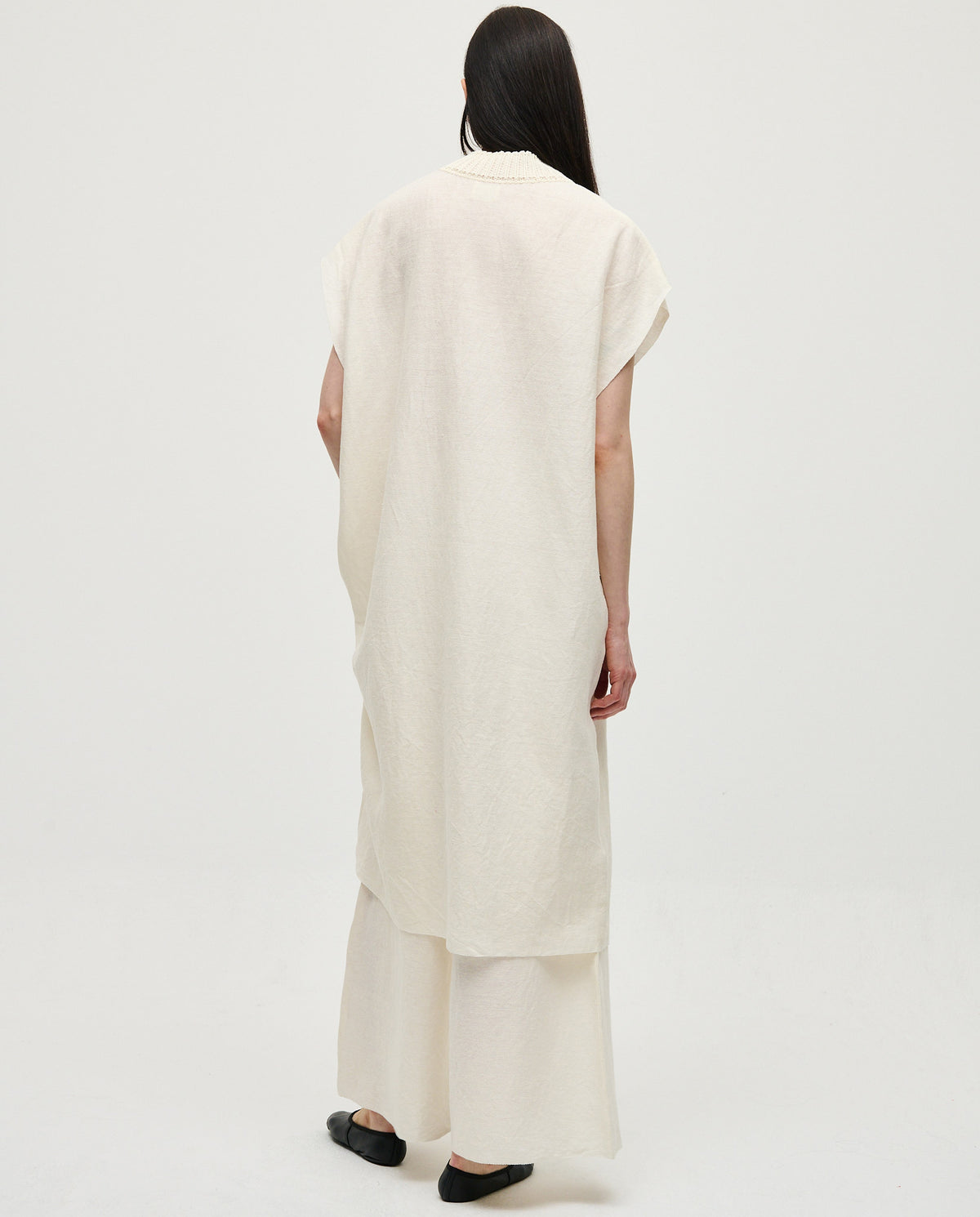 Babaà Dress No60 Blanco: Elegant white women's dress with a flowing design, perfect for casual or semi-formal occasions.