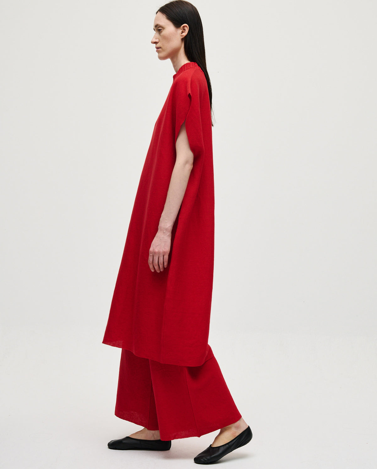 Red Babaà Dress No60 for women, elegant sleeveless design with a fitted waist and flowing skirt, perfect for stylish occasions.