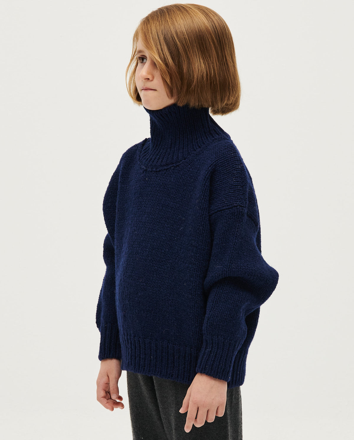 Navy children's jumper No17 by Babaà, featuring a cozy knit fabric and classic design, perfect for kids' casual wear.