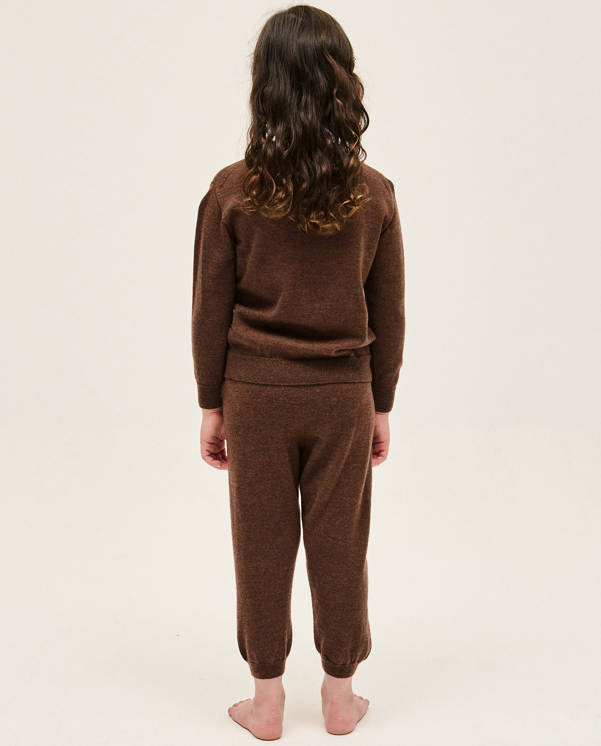 Kids' jumper by Babaà, No25 Roble Rojo in vibrant red, featuring a cozy knit design for children.