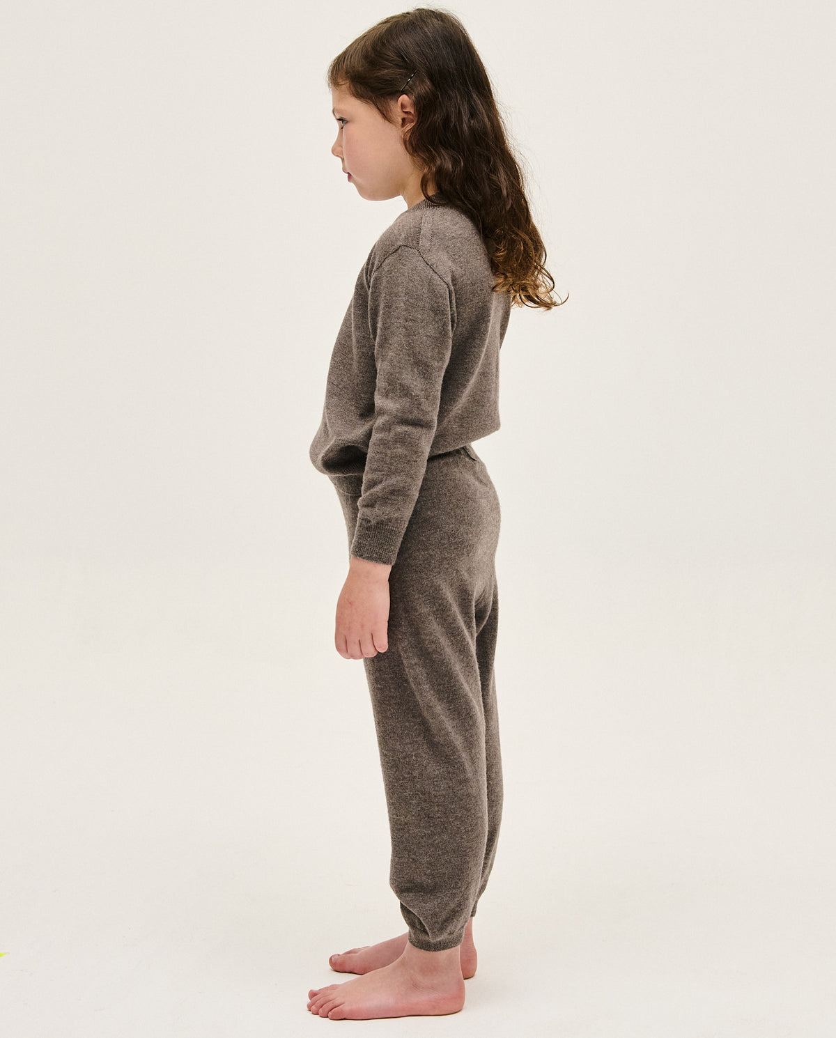 Kids' jumper by Babaà, No25 Volcán, featuring a cozy, stylish design in warm volcanic colors, perfect for chilly days.