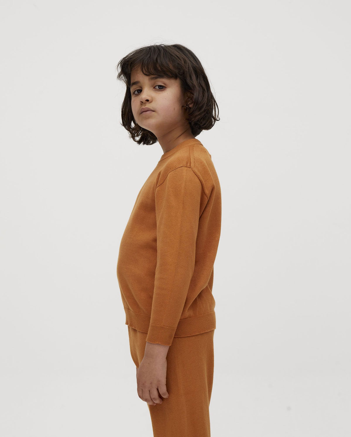 Kids' jumper by Babaà, model No37 Mi Tierra, in soft fabric with earthy tones, featuring a cozy design and cute details.