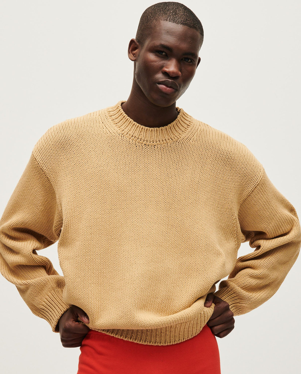 Babaà Jumper Man No16 featuring a stylish clay pot design, showcasing a comfortable, modern jumper with intricate patterns.