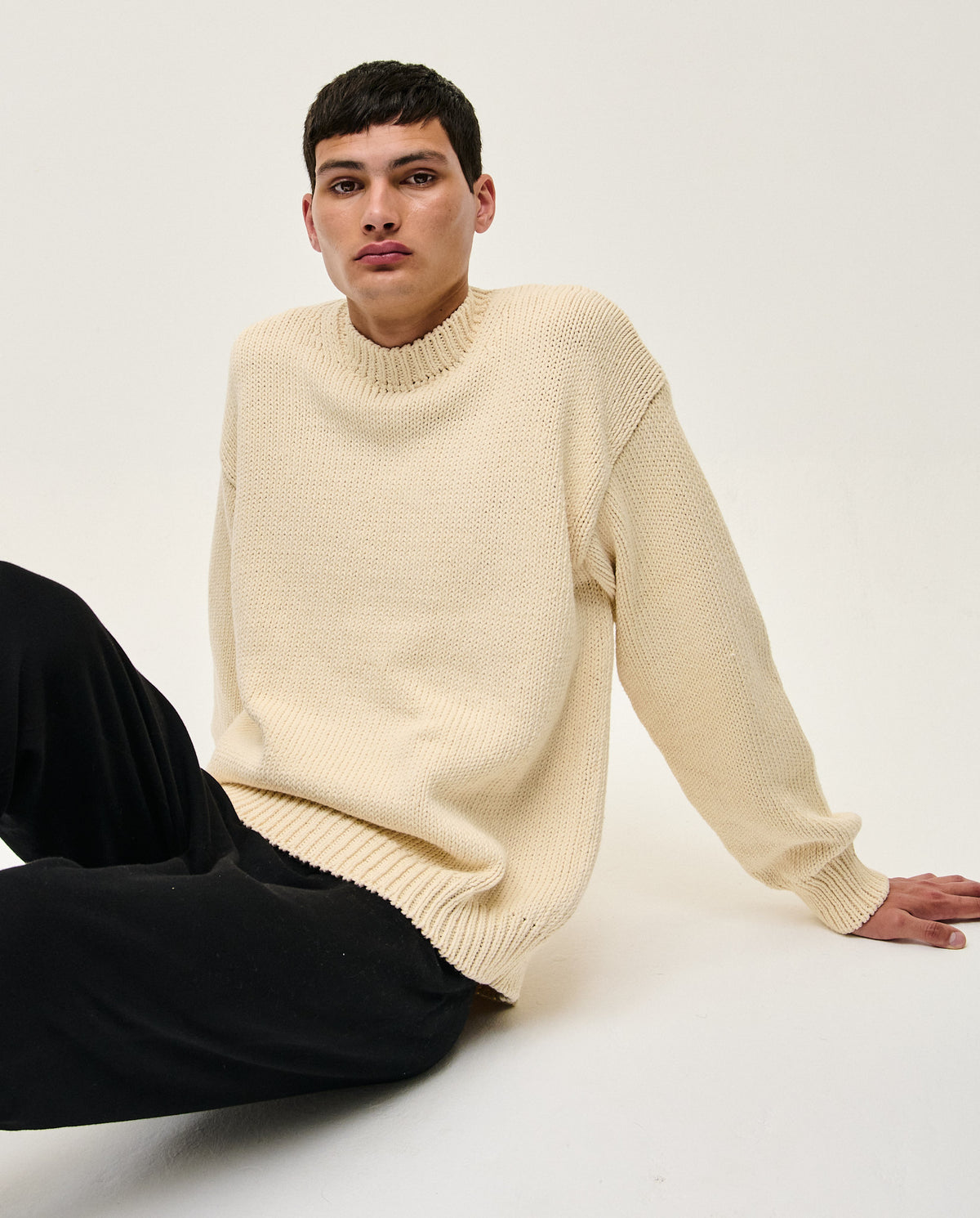 Natural beige men's jumper from Babaà, style No16, featuring a cozy knit fabric and classic fit.
