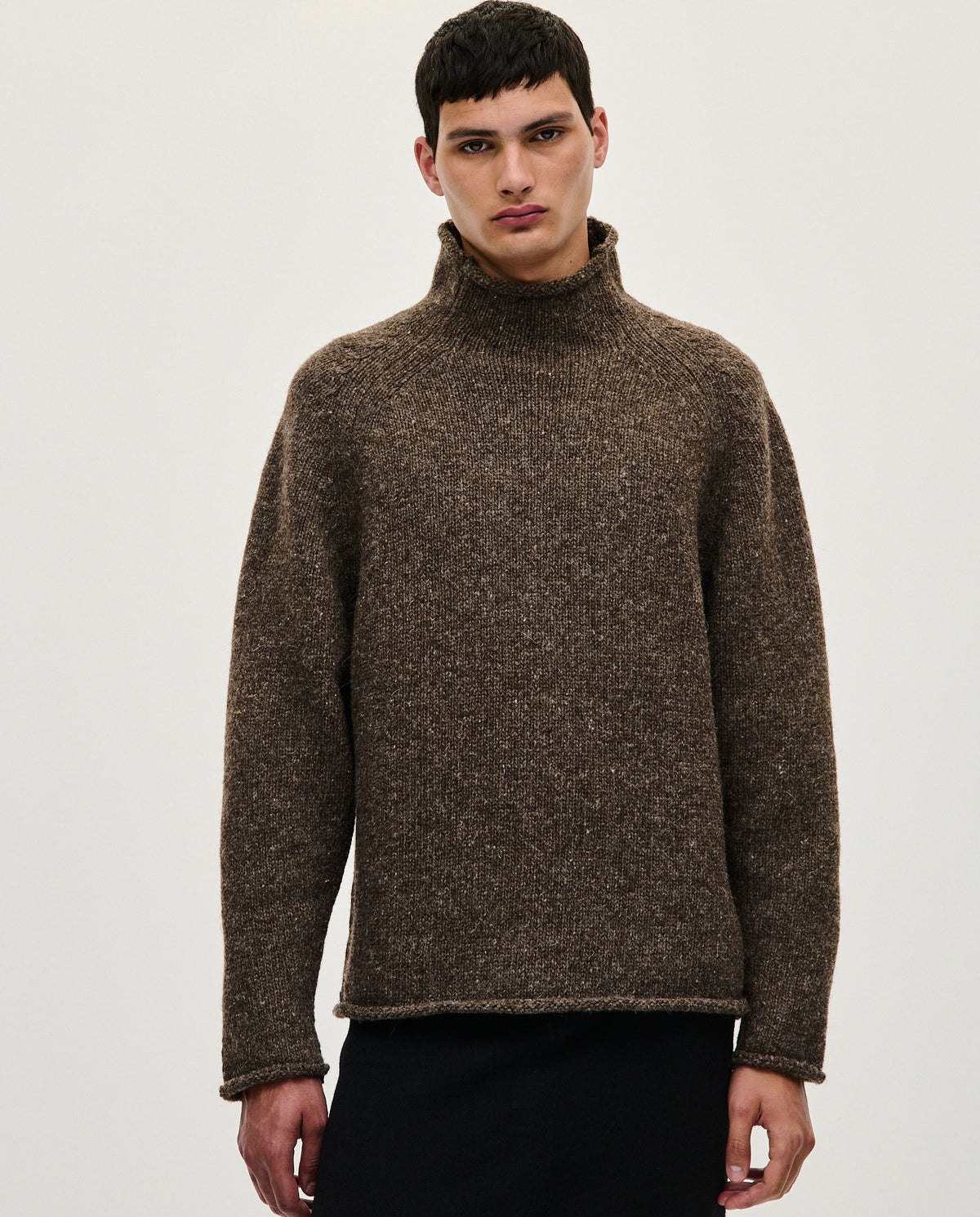 Babaà No81 Oak men's jumper featuring a cozy knit fabric, round neckline, and stylish design in natural oak color.