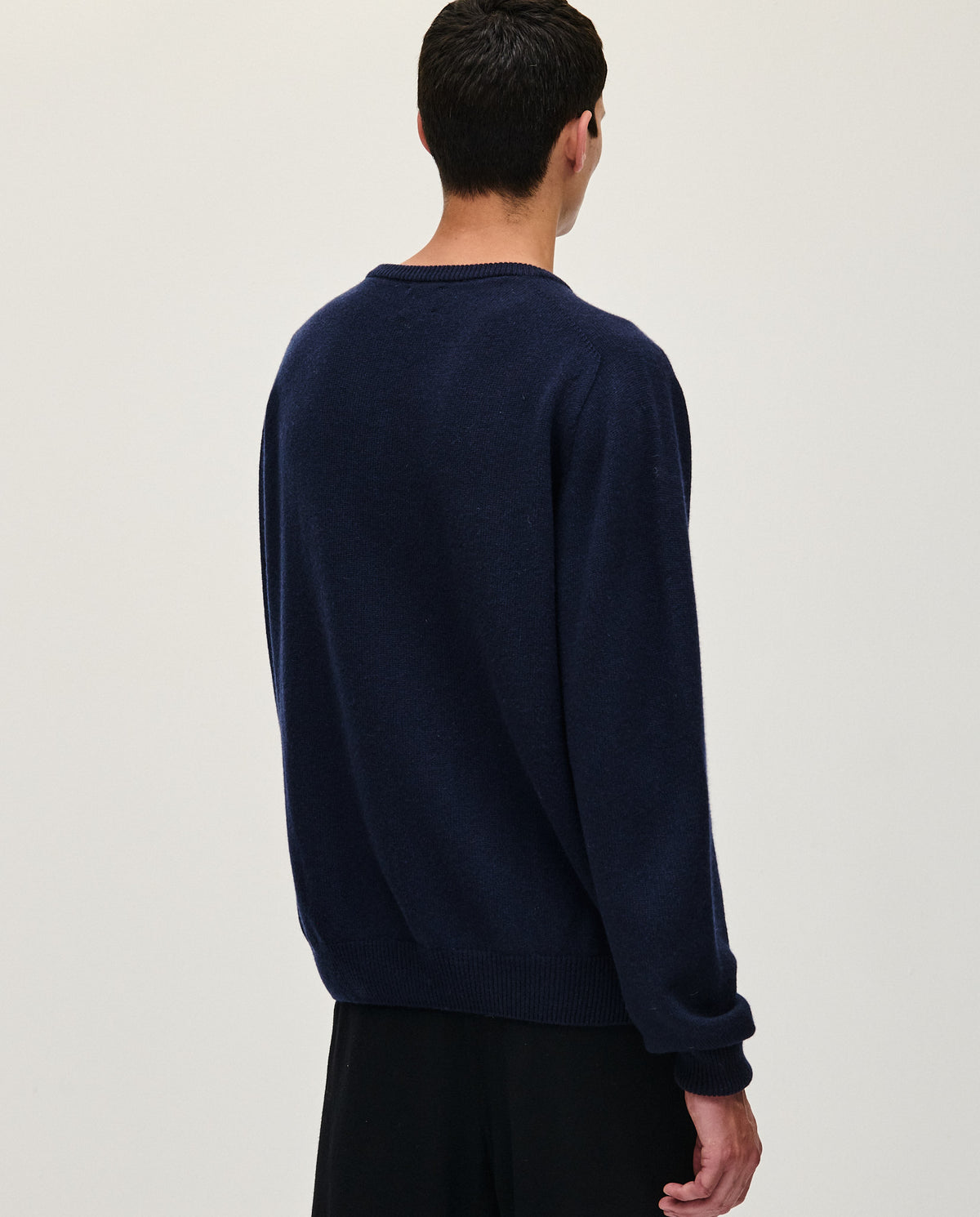 Navy men's jumper from Babaà, style No91, featuring a comfortable knit fabric and a classic crew neck design.