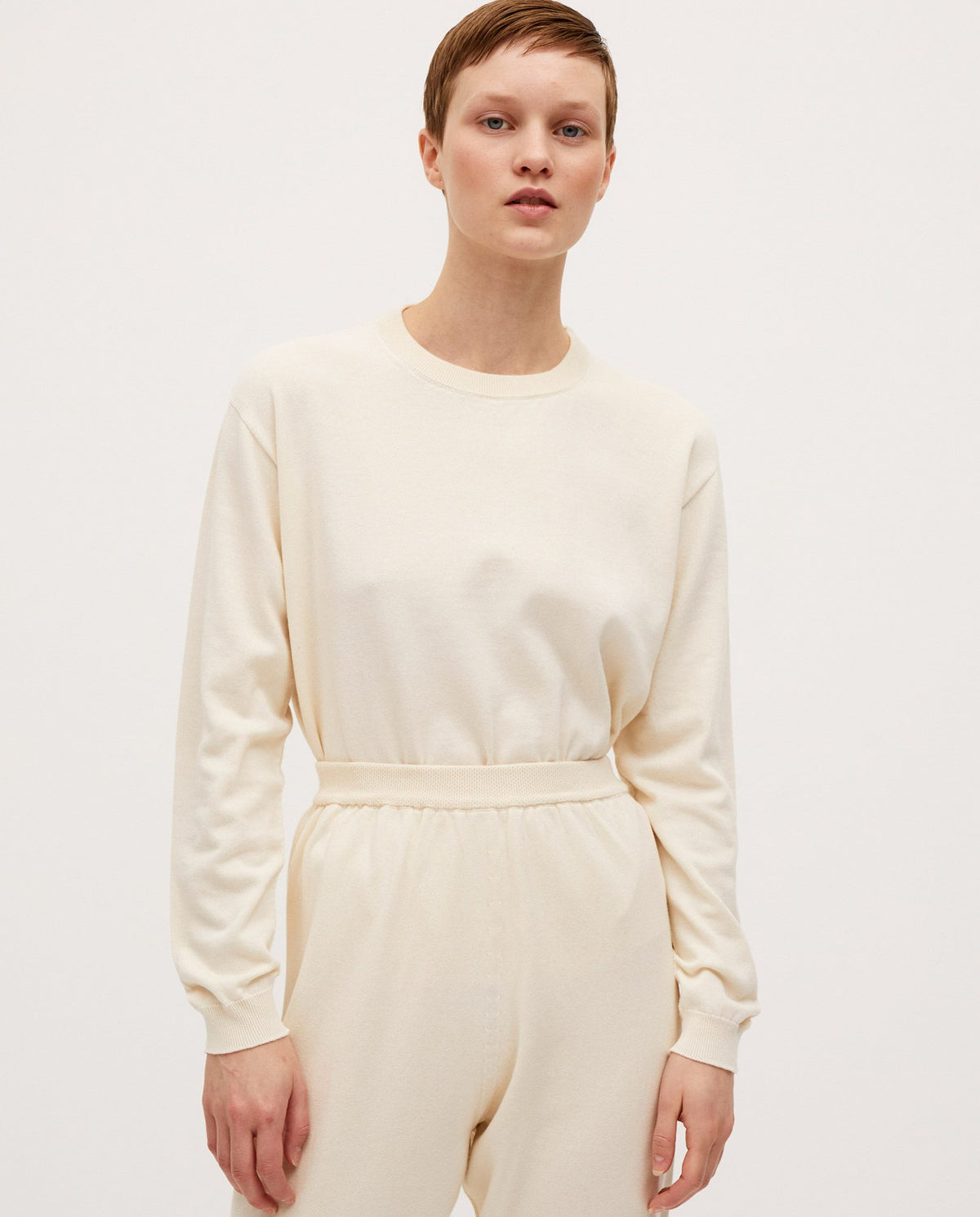 Babaà No37 natural jumper, soft knitted fabric in neutral beige, featuring a classic crewneck and long sleeves.