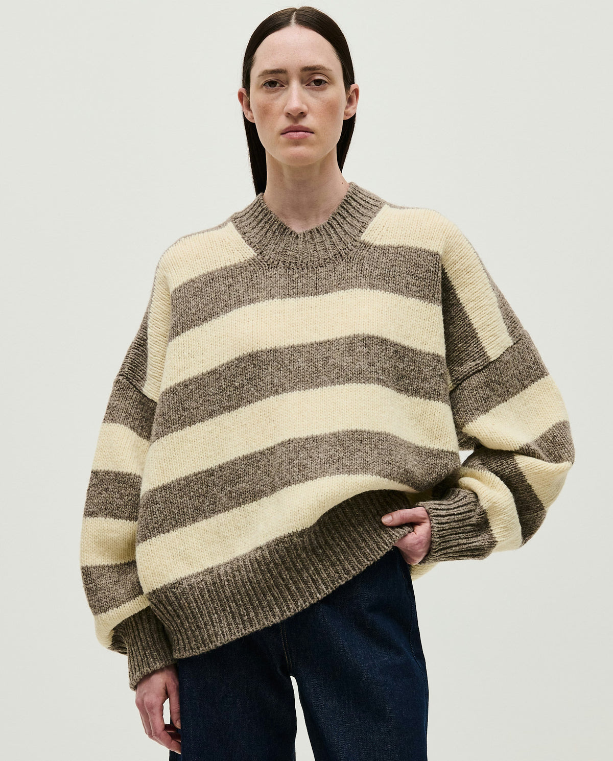 Babaà No40 Savannah jumper featuring a cozy knitted design and earthy tones, perfect for casual wear.
