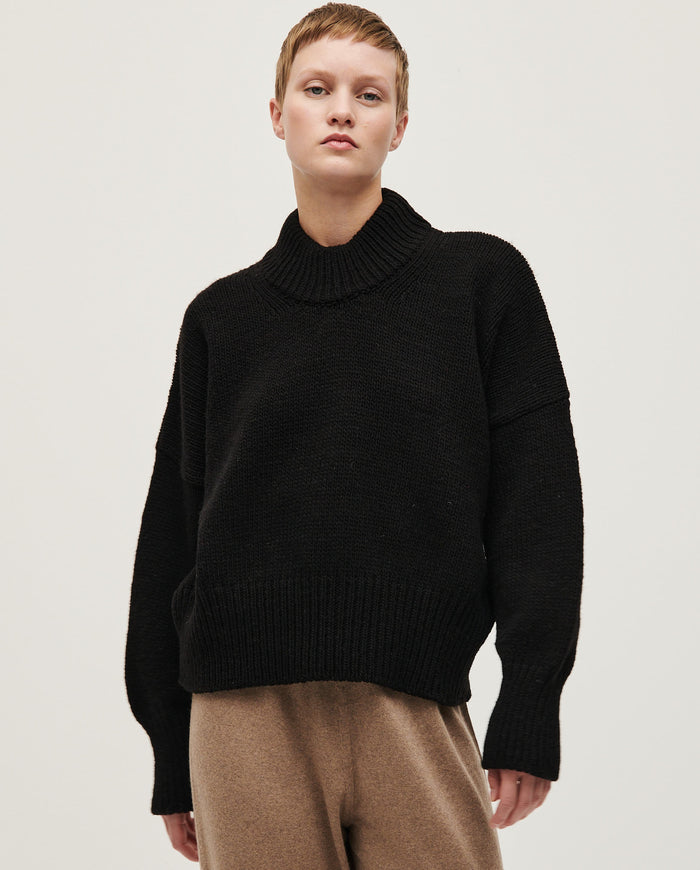 Black Babaà jumper No15 for women, featuring a cozy knit design and a relaxed fit.