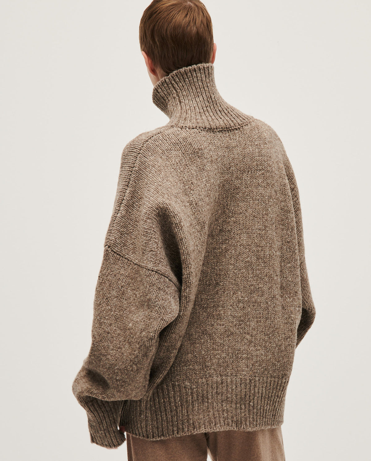 Babaà No17 dark mist women's jumper, soft knit fabric, relaxed fit, featuring long sleeves and a cozy, stylish design.