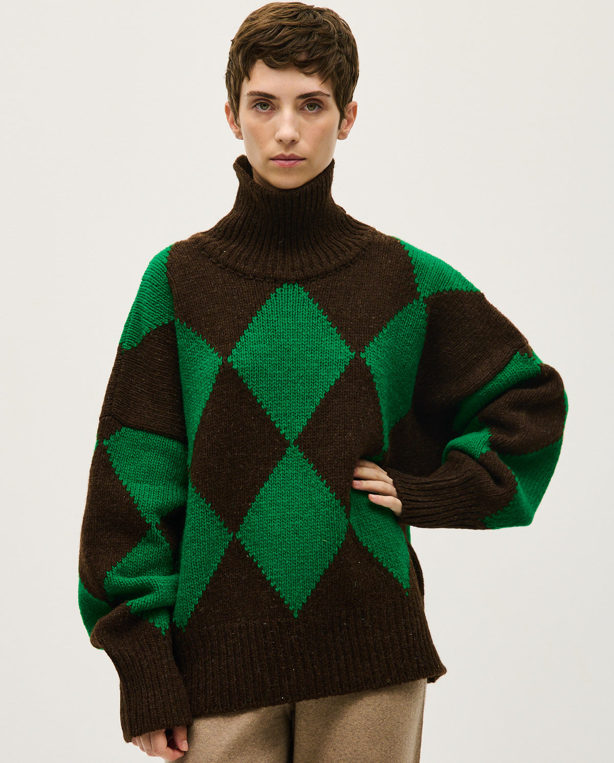 Babaà No17 Twilight women's jumper in soft fabric, featuring a cozy fit and stylish design, shown in a natural pose.