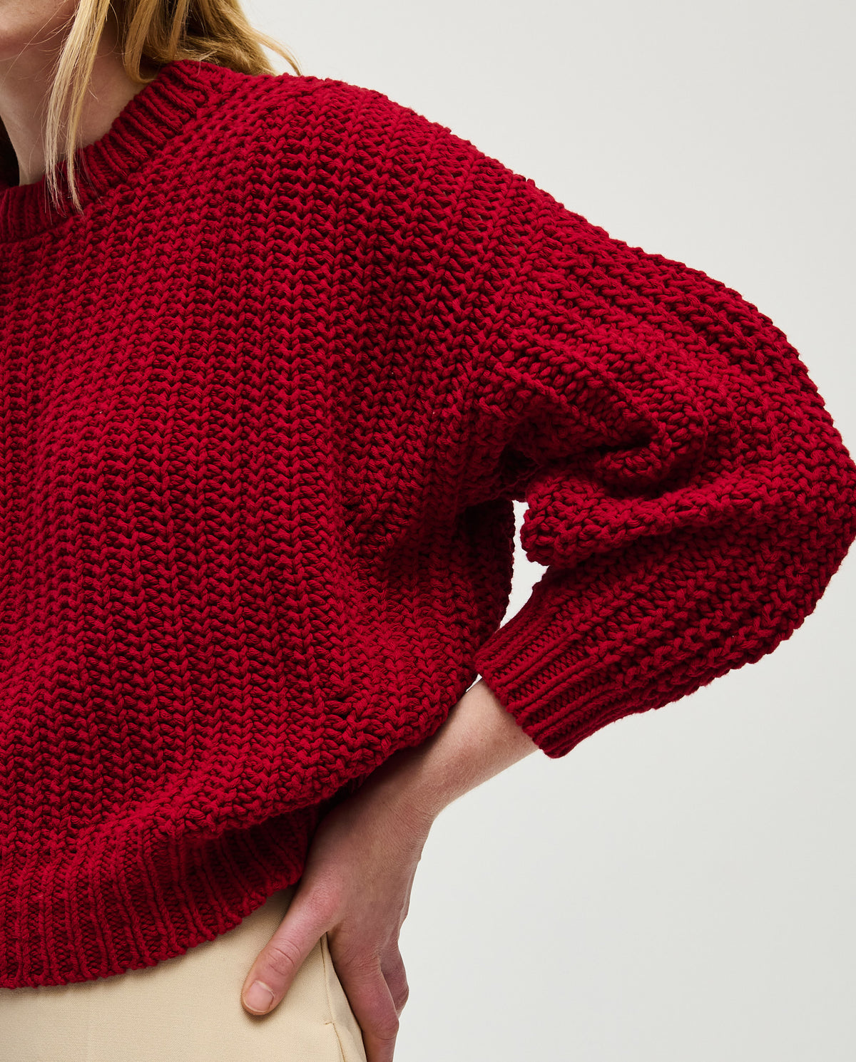 Babaà jumper No18 Persephone for women, featuring a cozy knit design in neutral tones, worn by a woman.