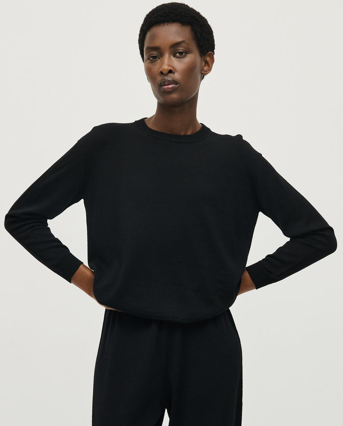 Black jumper for women by Babaà, featuring a cozy, stylish design perfect for casual wear.