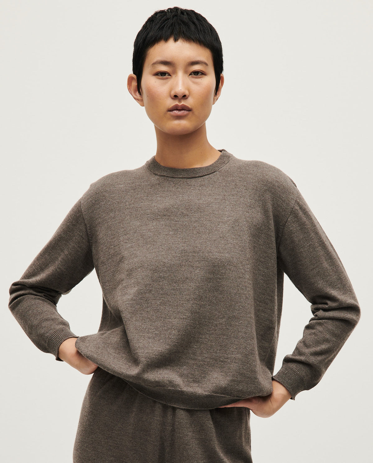 Babaà No25 Volcán women's jumper in warm, textured knit with a relaxed fit and earthy volcanic color.