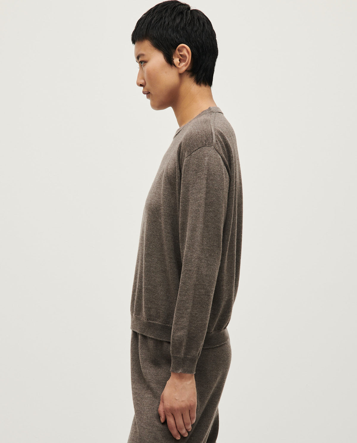 Babaà No25 Volcán women's jumper in warm, textured fabric, featuring a cozy fit and stylish design.