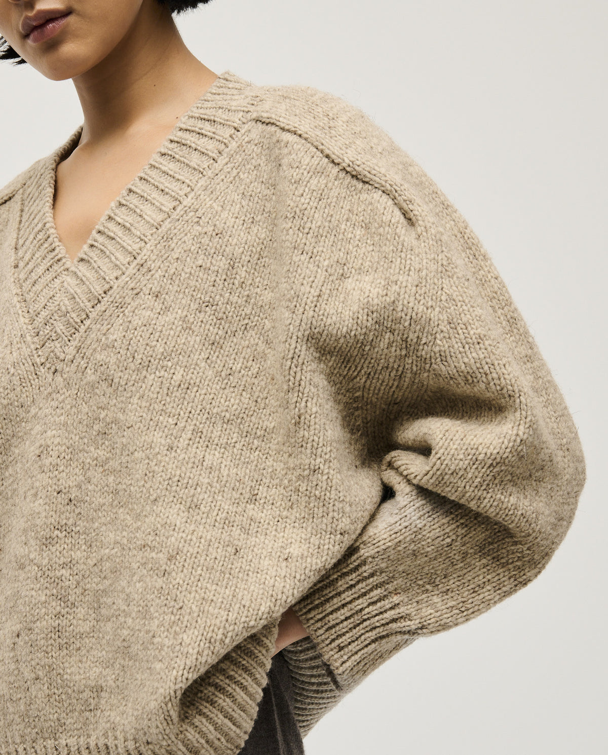 Babaà No29 Mist women's jumper in soft mist color, showcasing cozy knit fabric and relaxed fit on a mannequin.