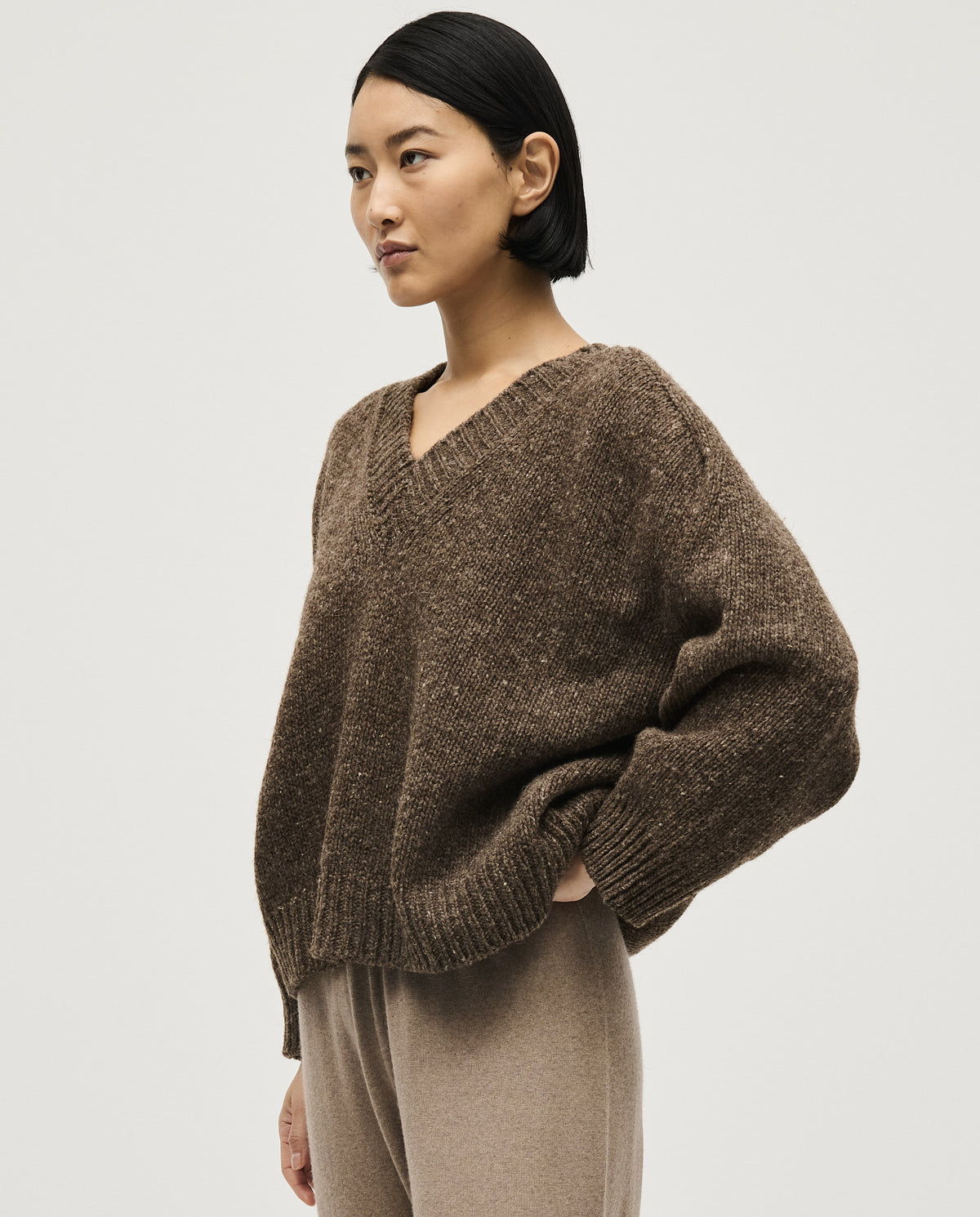 Babaà No29 Oak women's jumper, cozy knit sweater in warm oak color, styled with long sleeves and a relaxed fit.