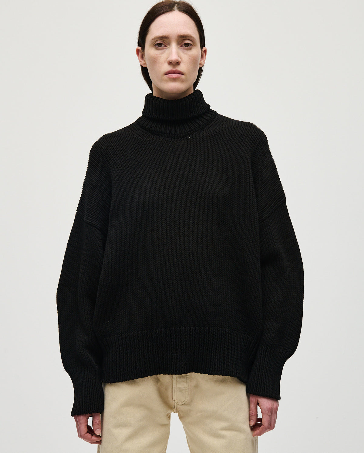 Black women's jumper No42 by Babaà, showcasing a cozy, stylish knit sweater with a relaxed fit.