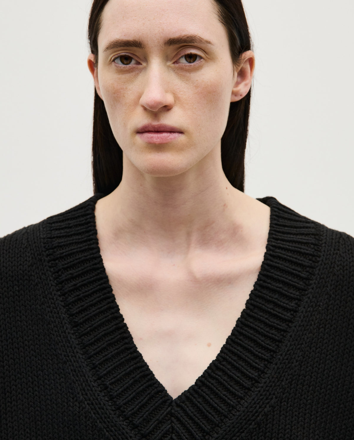 Black Babaà jumper No44 for women, showcasing a stylish, cozy knit sweater with a fitted design and long sleeves.