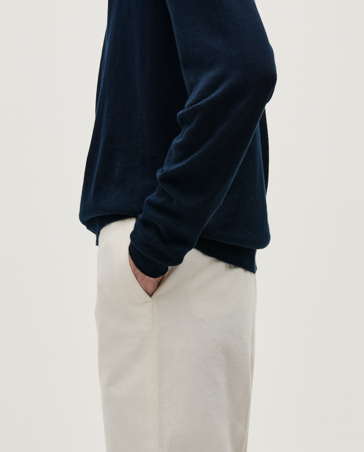 Navy Babaà No50 women's jumper, soft knit fabric, featuring a relaxed fit and classic crew neckline, styled on a model.