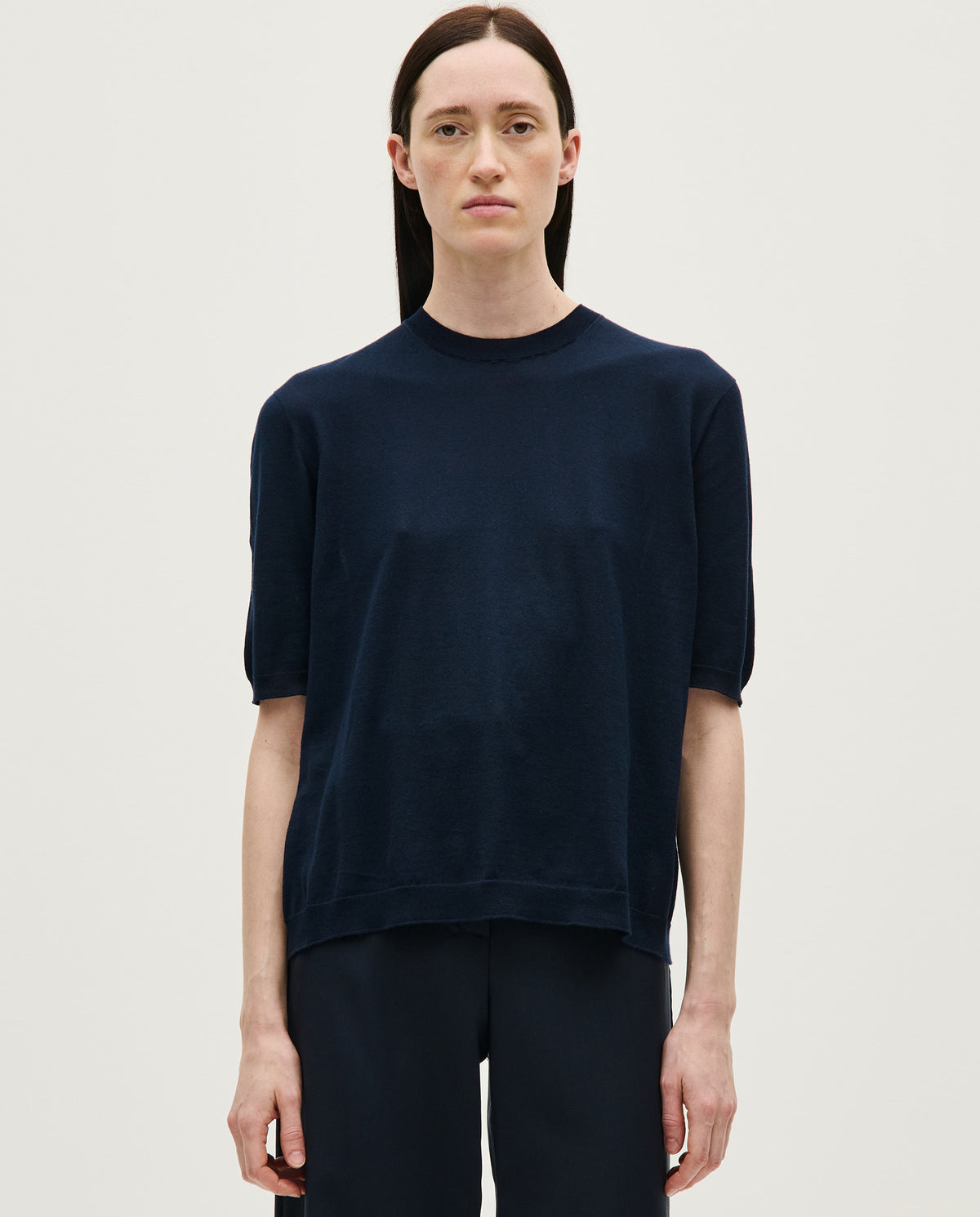 Navy jumper for women by Babaà, featuring a cozy knit design and a relaxed fit, perfect for casual wear.