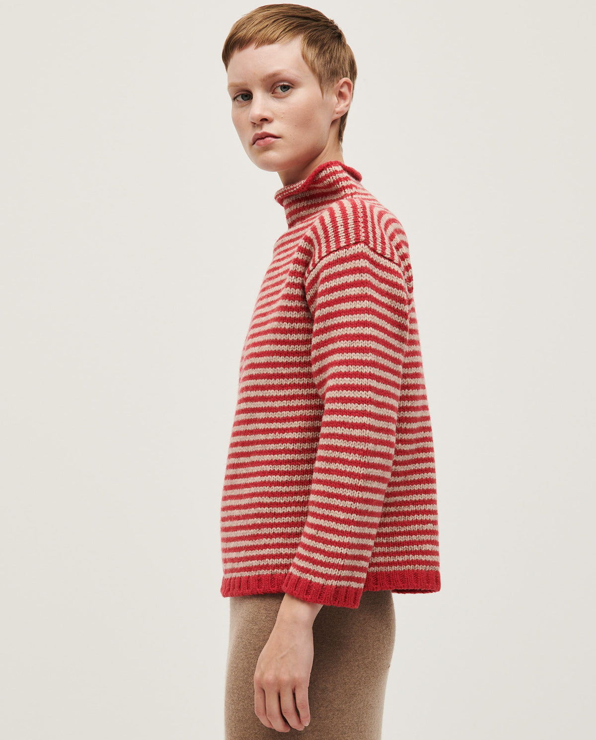 Babaà No6 Ruby women's jumper in vibrant red, featuring a cozy knit fabric and stylish fit.
