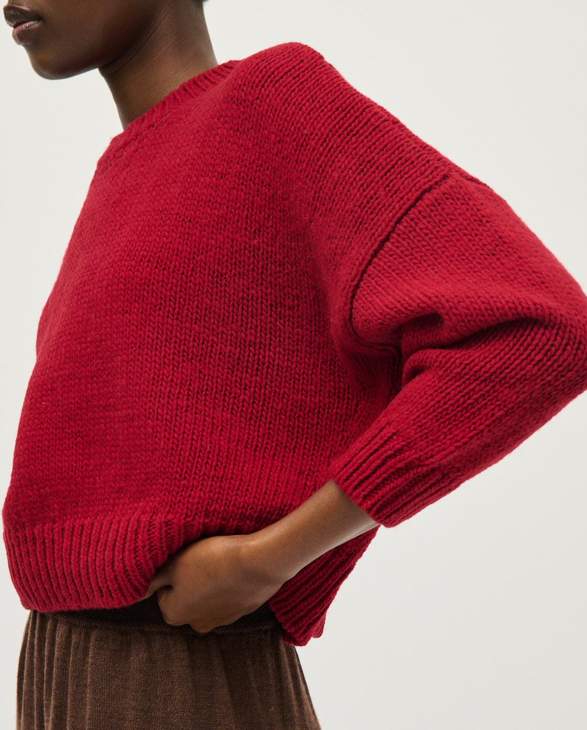 Babaà No61 Cereza women's jumper in vibrant red, featuring a cozy knit, long sleeves, and a relaxed fit.