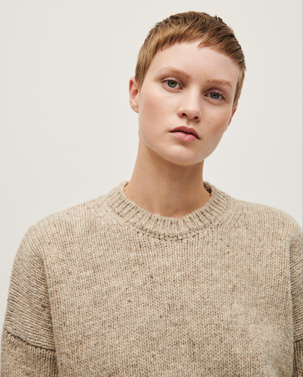 Babaà No61 Mist women's jumper, soft knit fabric in a relaxed fit, shown in a light mist color with long sleeves and a cozy style.
