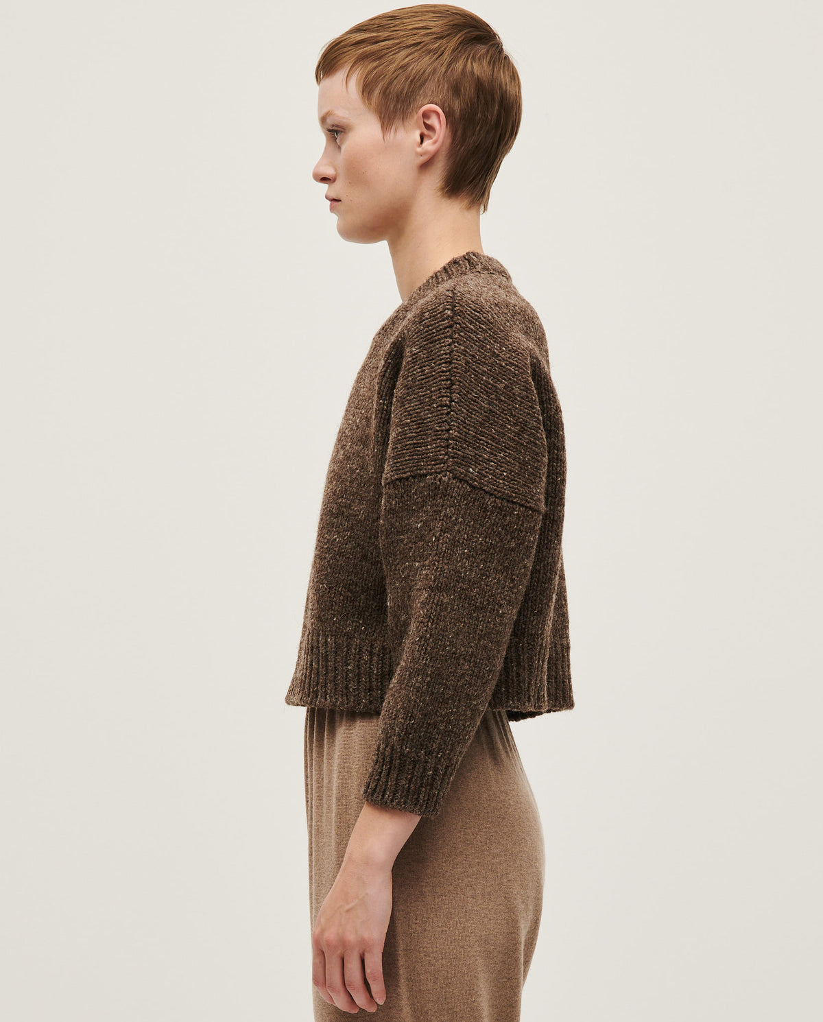 Babaà No61 oak women's jumper featuring a cozy, knitted design in a warm oak color, perfect for casual wear.
