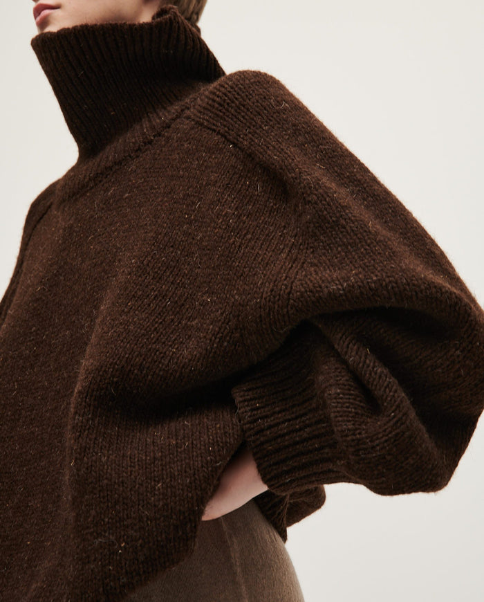 Babaà No67 Earth women's jumper in soft beige, featuring a cozy knit design and relaxed fit, perfect for casual wear.
